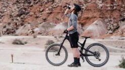 O2 Blackberry Currant - 12 Pack -Fitness Equipment FM0006 Web3 h7np7m