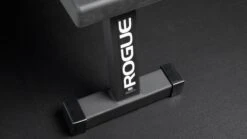 Rogue Flat Utility Bench 2.0 -Fitness Equipment RA1362 WEB1 yto3kj